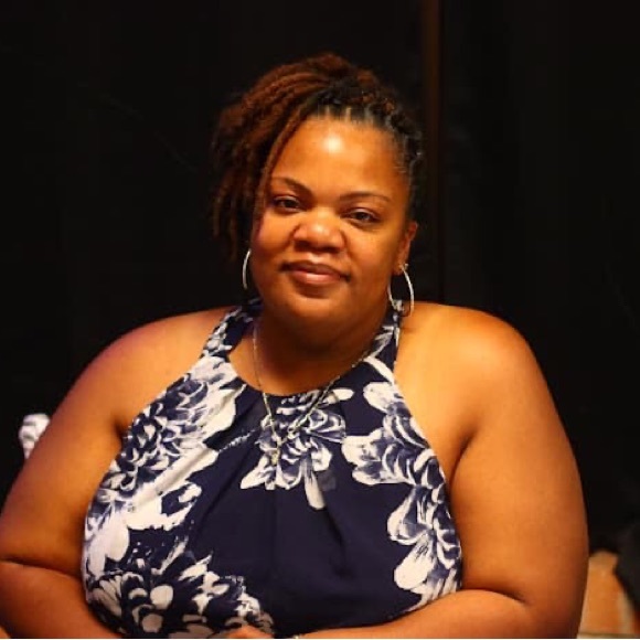 Meet your Posher, Tiffany - Picture 1 of 3